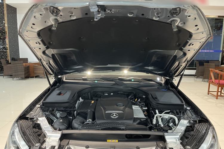 Used Mercedes-Benz GLC 2017 GLC 300 4MATIC Sport Edition Interior 5