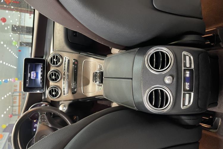 Used Mercedes-Benz GLC 2017 GLC 300 4MATIC Sport Edition Interior 6