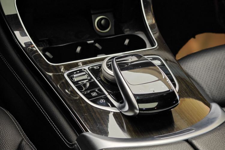 Used Mercedes-Benz GLC 2017 GLC 260 4MATIC Luxury Model Interior 7