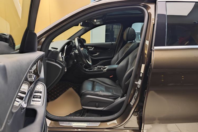 Used Mercedes-Benz GLC 2017 GLC 260 4MATIC Luxury Model Left Front Seat