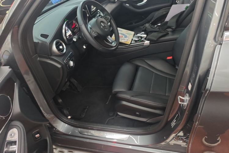 Used Mercedes-Benz GLC 2017 GLC 260 4MATIC Luxury Model Left Front Seat