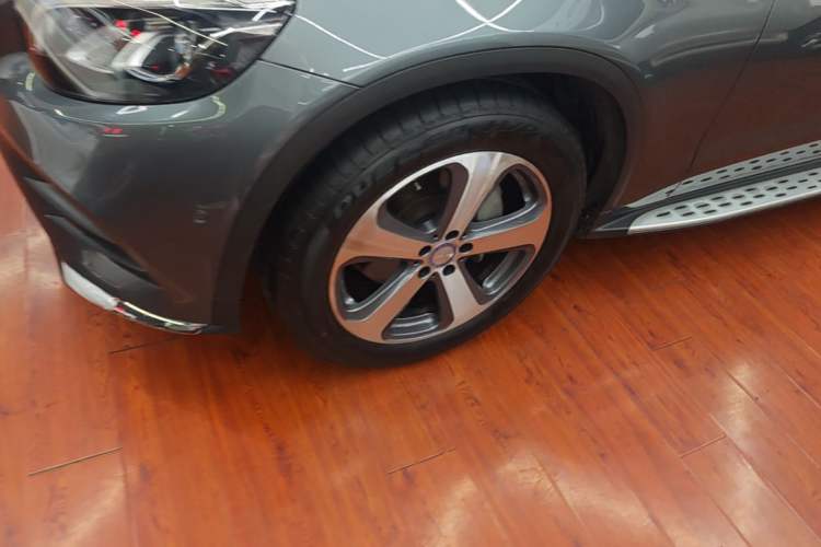 Used Mercedes-Benz GLC 2017 GLC 260 4MATIC Luxury Model Left Front Wheel Hub