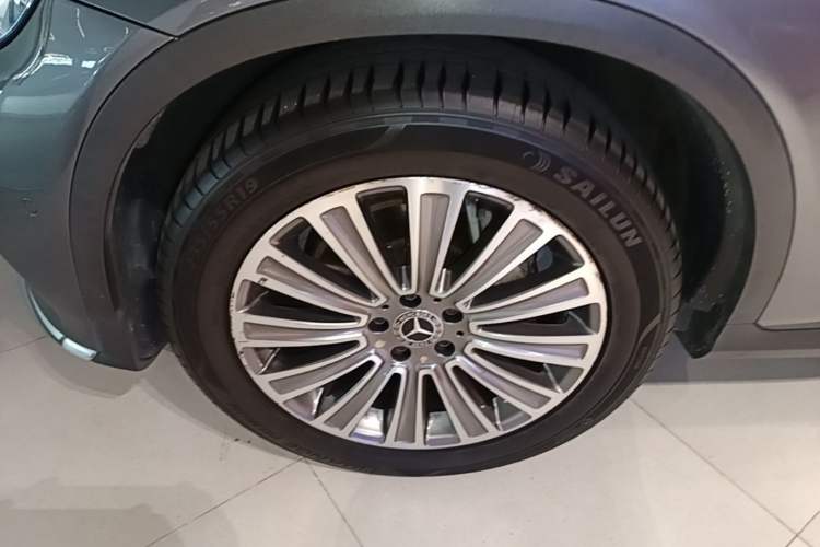 Used Mercedes-Benz GLC 2017 GLC 260 4MATIC Dynamic Edition Left Front Wheel Hub