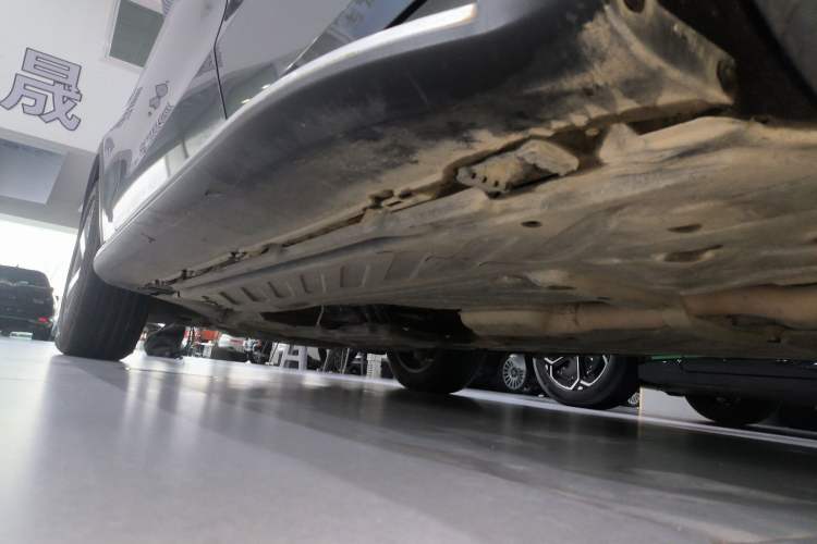 Used Mercedes-Benz GLC 2017 GLC 300 4MATIC Sport Edition Left Side Sill