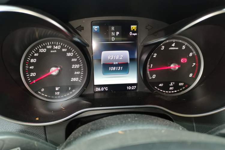 Used Mercedes-Benz GLC 2017 GLC 200 4MATIC Odometer Close Up