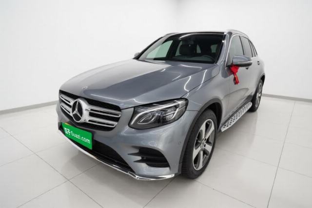 Ojetý Mercedes-Benz GLC 2017 GLC 260 4MATIC Luxury Model