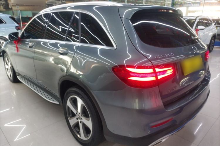 Used Mercedes-Benz GLC 2017 GLC 260 4MATIC Luxury Model Rear Left 45 Deg