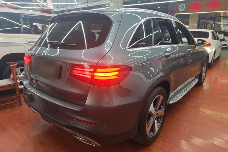Used Mercedes-Benz GLC 2017 GLC 260 4MATIC Luxury Model Rear Right 45 Deg