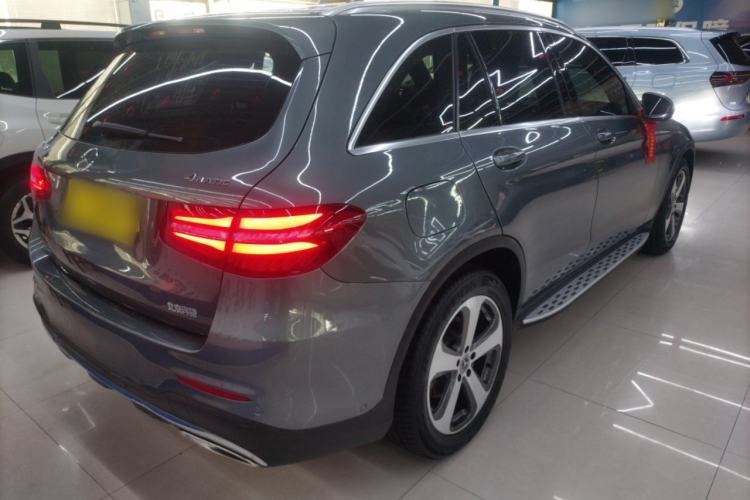 Used Mercedes-Benz GLC 2017 GLC 260 4MATIC Luxury Model Rear Right 45 Deg