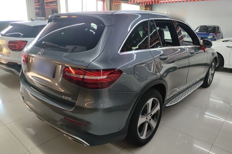 Used Mercedes-Benz GLC 2017 GLC 260 4MATIC Luxury Model Rear Right 45 Deg