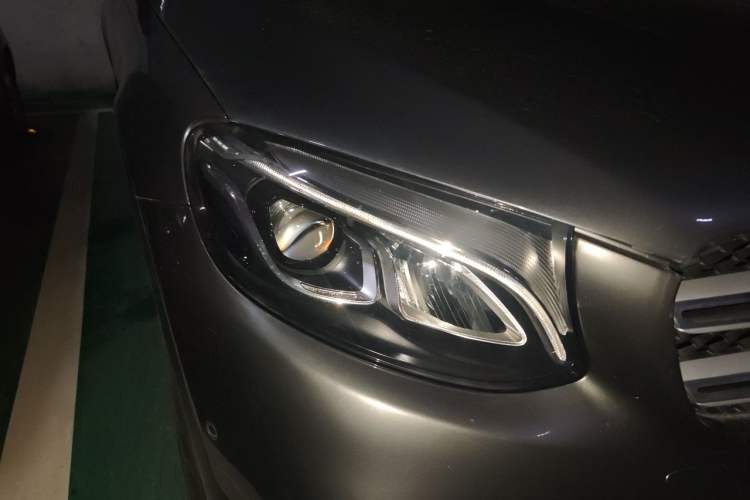 Used Mercedes-Benz GLC 2017 GLC 260 4MATIC Luxury Model Right Front Headlight