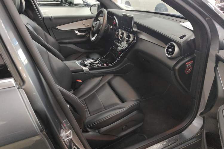 Used Mercedes-Benz GLC 2017 GLC 200 4MATIC Right Front Seat