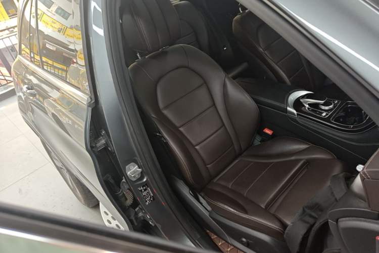 Used Mercedes-Benz GLC 2017 GLC 260 4MATIC Luxury Model Right Front Seat