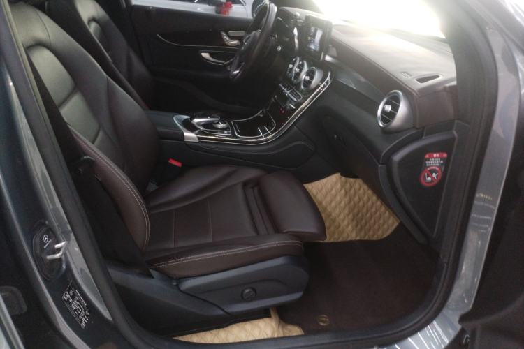 Used Mercedes-Benz GLC 2017 GLC 260 4MATIC Luxury Model Right Front Seat