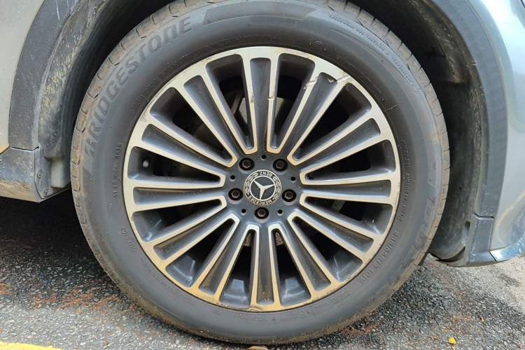Used Mercedes-Benz GLC 2017 GLC 260 4MATIC Dynamic Edition Right Front Wheel Hub