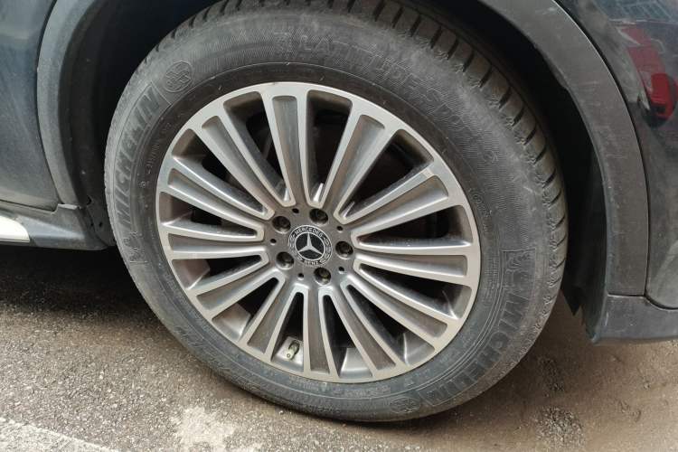 Used Mercedes-Benz GLC 2017 GLC 200 4MATIC Right Front Wheel Hub