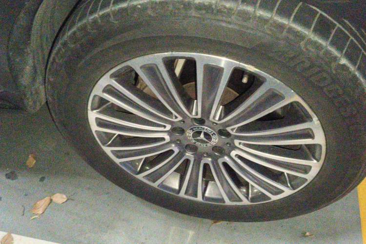 Used Mercedes-Benz GLC 2017 GLC 260 4MATIC Dynamic Edition Right Front Wheel Hub