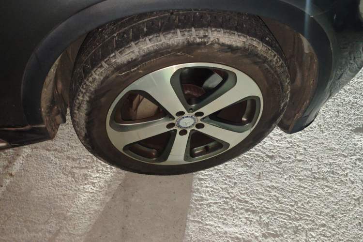 Used Mercedes-Benz GLC 2017 GLC 260 4MATIC Luxury Model Right Front Wheel Hub