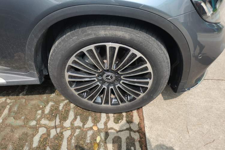 Used Mercedes-Benz GLC 2017 GLC 260 4MATIC Dynamic Edition Right Front Wheel Hub
