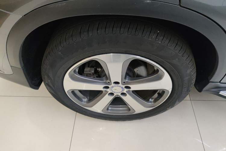 Used Mercedes-Benz GLC 2017 GLC 260 4MATIC Luxury Model Right Rear Wheel Hub