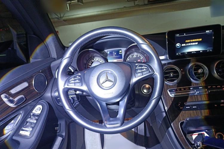 Used Mercedes-Benz GLC 2017 GLC 260 4MATIC Dynamic Edition Steering Wheel