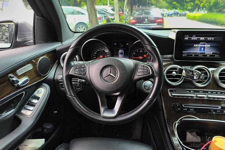 Used Mercedes-Benz GLC 2017 GLC 260 4MATIC Dynamic Edition Steering Wheel