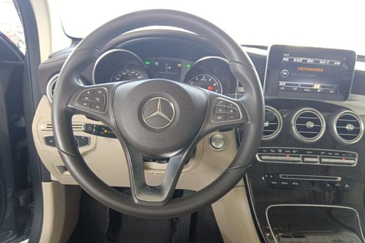 Used Mercedes-Benz GLC 2017 GLC 260 4MATIC Dynamic Edition Steering Wheel