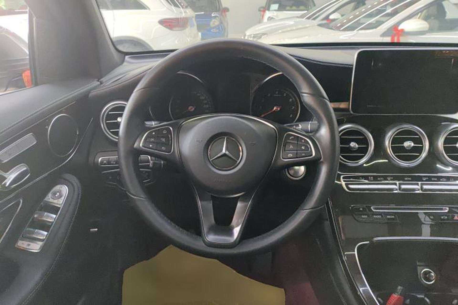 Used Mercedes-Benz GLC 2017 GLC 260 4MATIC Luxury Model Steering Wheel