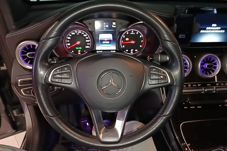 Used Mercedes-Benz GLC 2017 GLC 260 4MATIC Dynamic Edition Steering Wheel