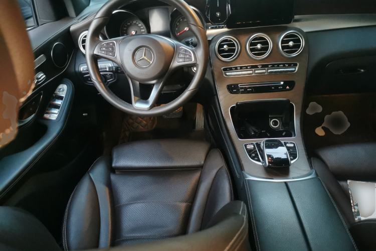 Used Mercedes-Benz GLC 2017 GLC 300 4MATIC Sport Edition Steering Wheel