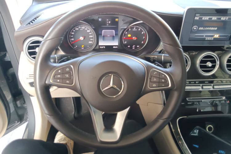 Used Mercedes-Benz GLC 2017 GLC 260 4MATIC Dynamic Edition Steering Wheel