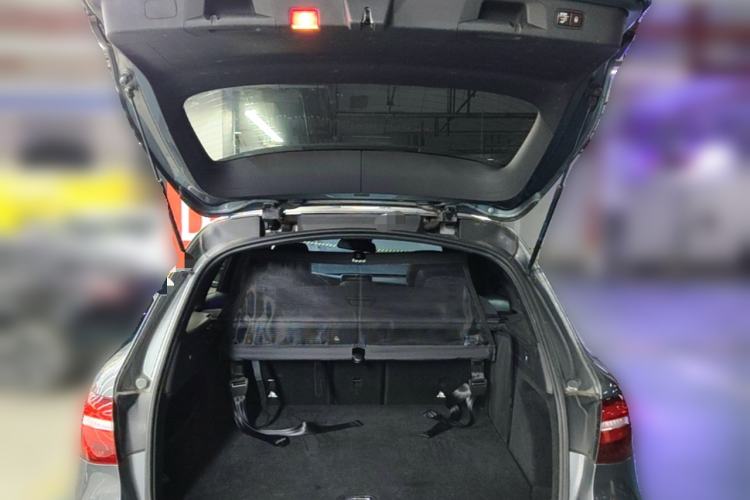 Used Mercedes-Benz GLC 2017 GLC 260 4MATIC Luxury Model Trunk