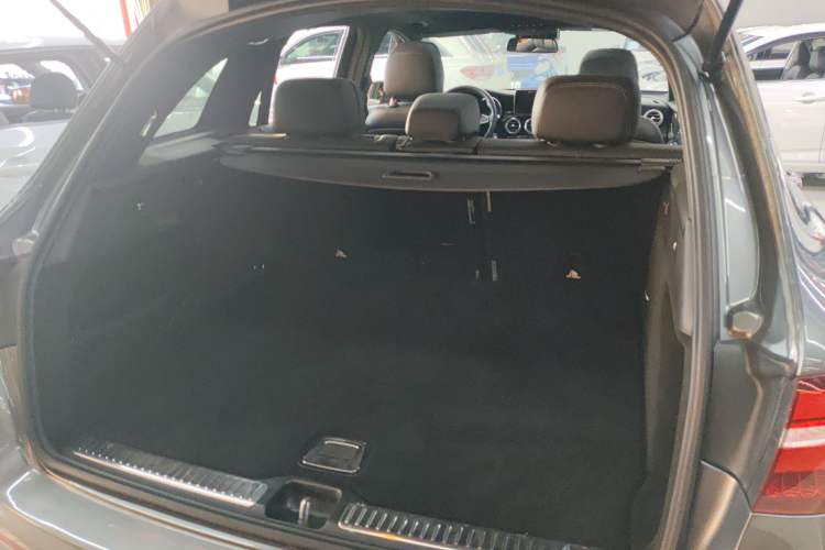 Used Mercedes-Benz GLC 2017 GLC 260 4MATIC Luxury Model Trunk