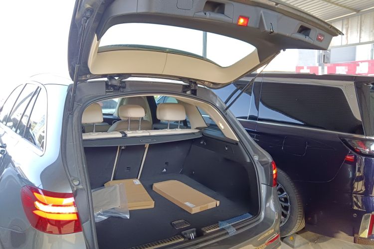Used Mercedes-Benz GLC 2017 GLC 260 4MATIC Dynamic Edition Trunk