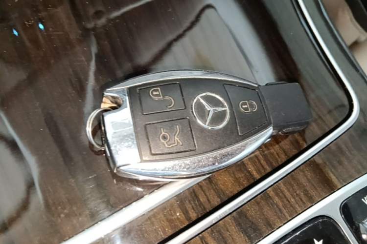 Used Mercedes-Benz GLC 2017 GLC 260 4MATIC Dynamic Edition Vehicle Key