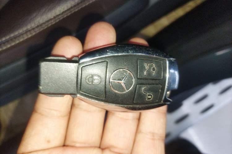 Used Mercedes-Benz GLC 2017 GLC 260 4MATIC Luxury Model Vehicle Key