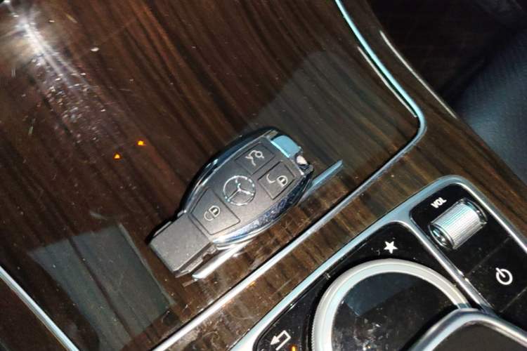 Used Mercedes-Benz GLC 2017 GLC 260 4MATIC Luxury Model Vehicle Key