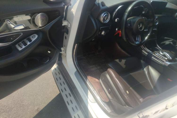 Used Mercedes-Benz GLC 2017 GLC 260 4MATIC Dynamic Edition Driver Seat