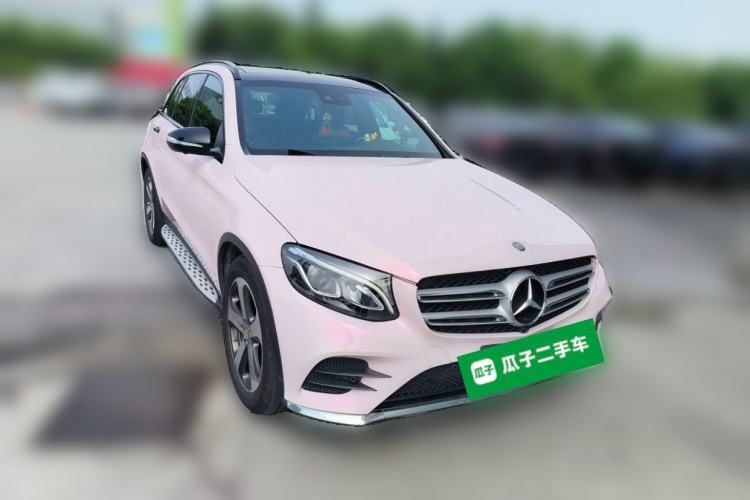Used Mercedes-Benz GLC 2017 GLC 260 4MATIC Luxury Model Front Right 45 Deg