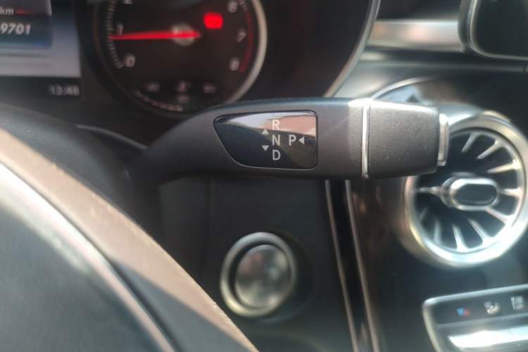 Used Mercedes-Benz GLC 2017 GLC 260 4MATIC Dynamic Edition Gear Lever