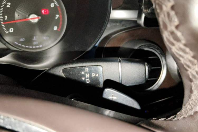 Used Mercedes-Benz GLC 2017 GLC 300 4MATIC Sport Edition Gear Lever