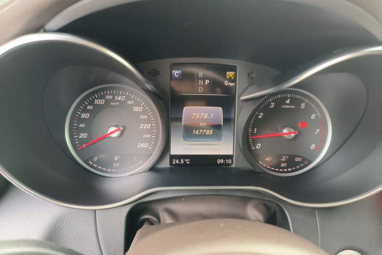Used Mercedes-Benz GLC 2017 GLC 260 4MATIC Luxury Model Instrument Cluster