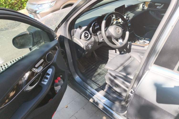 Used Mercedes-Benz GLC 2017 GLC 260 4MATIC Dynamic Edition Driver Seat
