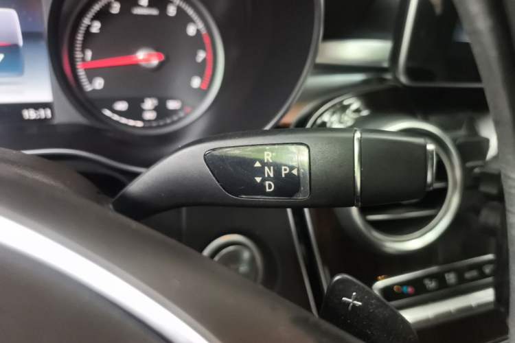 Used Mercedes-Benz GLC 2017 GLC 260 4MATIC Dynamic Edition Gear Lever
