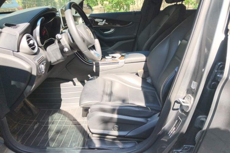 Used Mercedes-Benz GLC 2017 GLC 260 4MATIC Dynamic Edition Left Front Seat