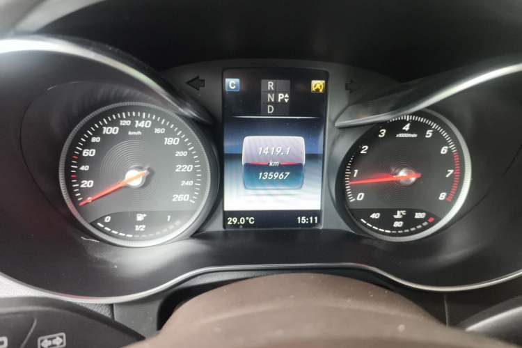 Used Mercedes-Benz GLC 2017 GLC 260 4MATIC Dynamic Edition Odometer Close Up