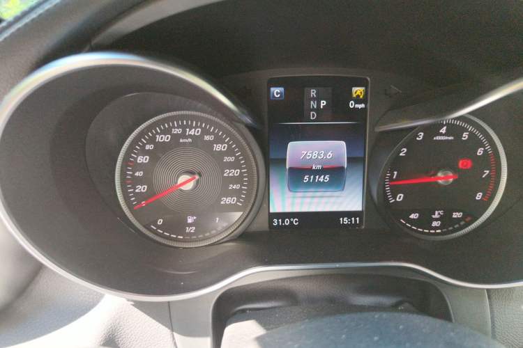 Used Mercedes-Benz GLC 2017 GLC 260 4MATIC Dynamic Edition Odometer Close Up