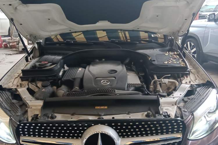 Used Mercedes-Benz GLC 2017 GLC 260 4MATIC Dynamic Edition Engine Bay
