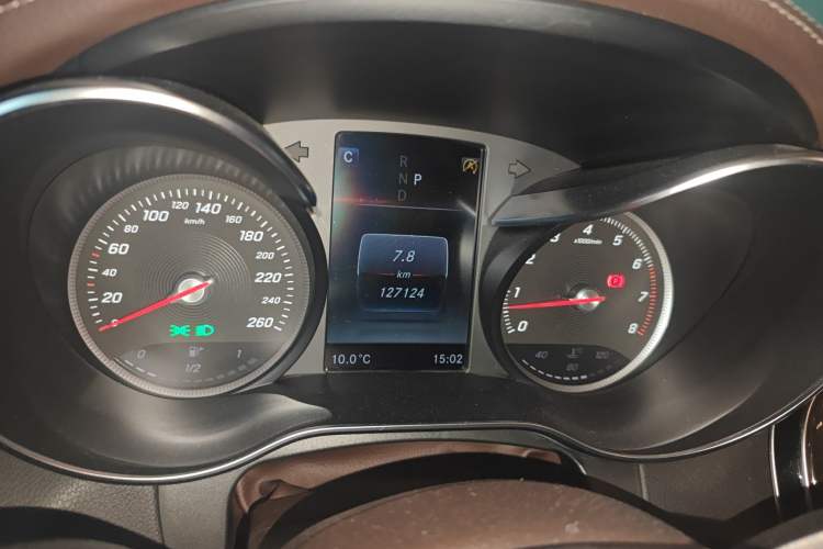 Used Mercedes-Benz GLC 2017 GLC 260 4MATIC Luxury Model Instrument Cluster