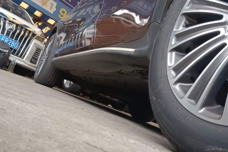 Used Mercedes-Benz GLC 2017 GLC 260 4MATIC Dynamic Edition Left Side Sill